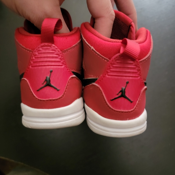 Nike Jordan Legacy 312Toro Toddler Sneakers - Picture 7 of 13